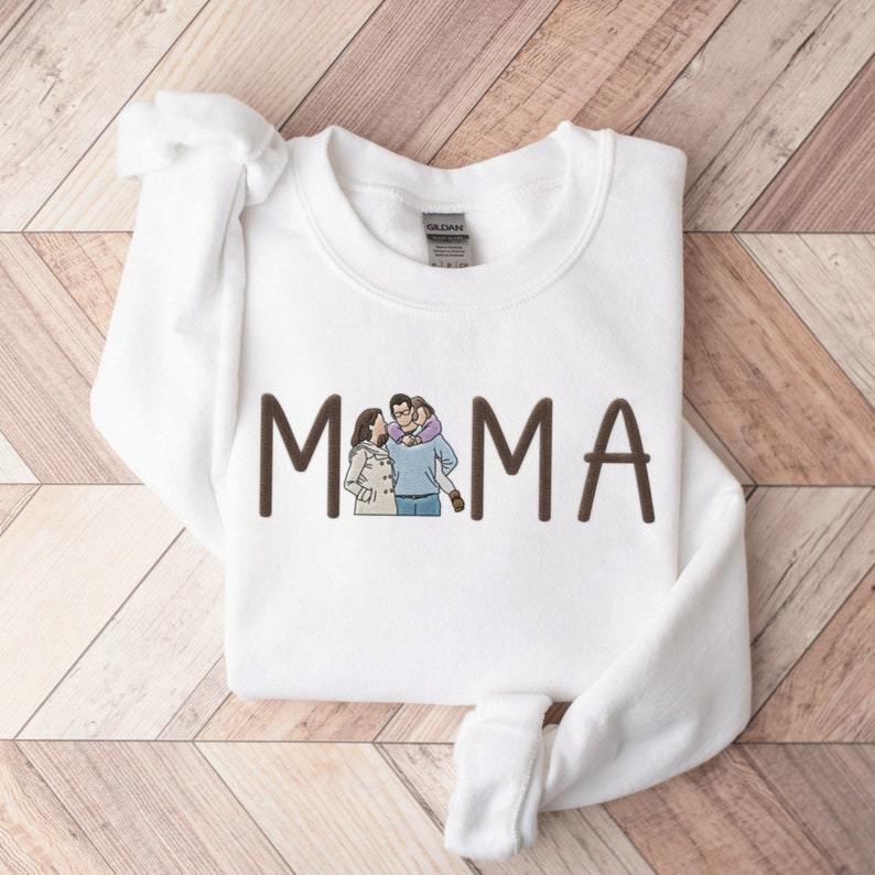 Unieke moederdag trui met geborduurd portret, gepersonaliseerd sweatshirt als cadeau