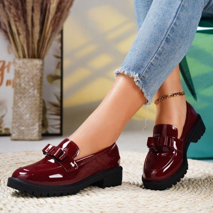 Rode dames loafers met dikke zool en opvallend stiksel