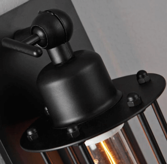Industriële E27 muurlamp, modern retro design, creëert sfeervolle verlichting in huis.