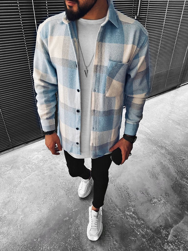 Detailopname van het lichtblauwe Jannis overshirt voor heren