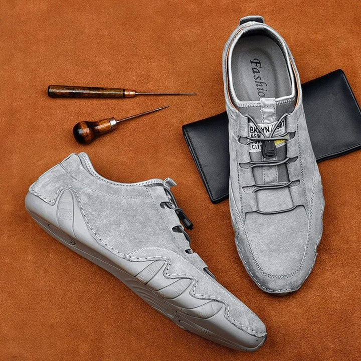Vooraanzicht Jasper heren loafers: tijdloze instappers met comfortabel design. Essentieel voor de moderne man.