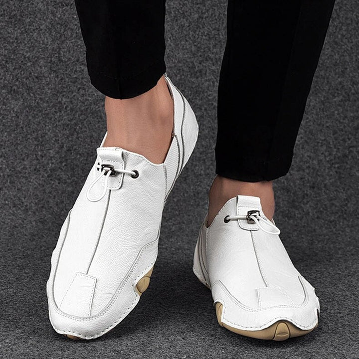 Veelzijdige Jasper heren loafers: elegante instappers voor casual en formele outfits, combineren stijl met comfort.