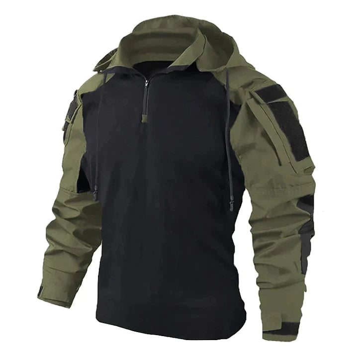 Legergroene tactische herenpullover met capuchon, voorzijde, halve rits en mouwzakken, functioneel ontwerp.