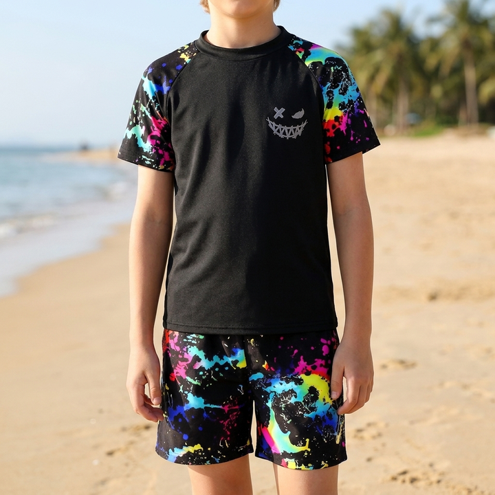 Jongen slim fit zwemset: comfortabel rekbaar t-shirt en zwemshort voor zomer waterplezier, ideaal voor strand en zwembad.