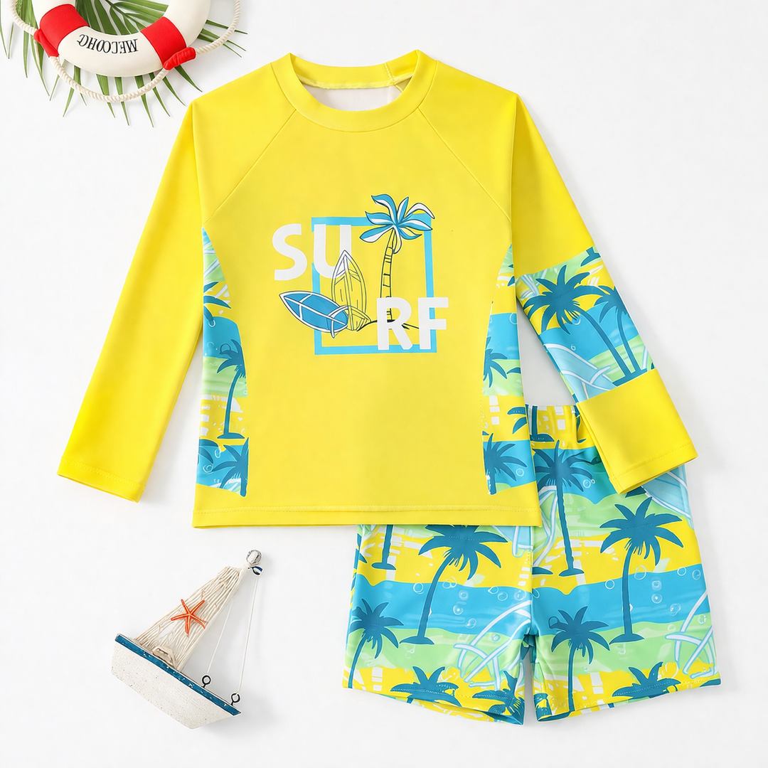 Comfortabele kinderzwemset: jongen rashguard en zwemshort, perfect voor een dagje strand.
