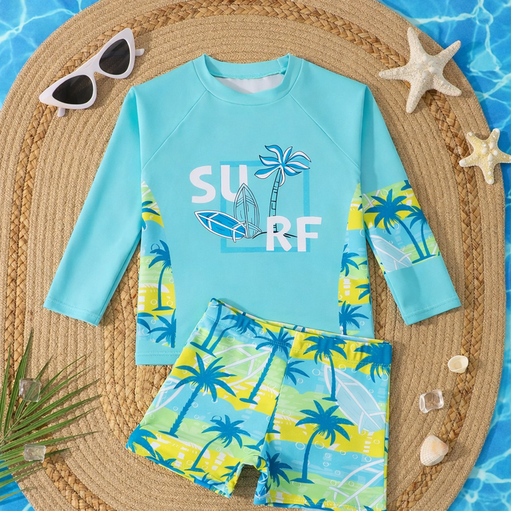 Nieuwe jongen zwemset: rashguard en zwemshort met UPF 50+ UV-bescherming.