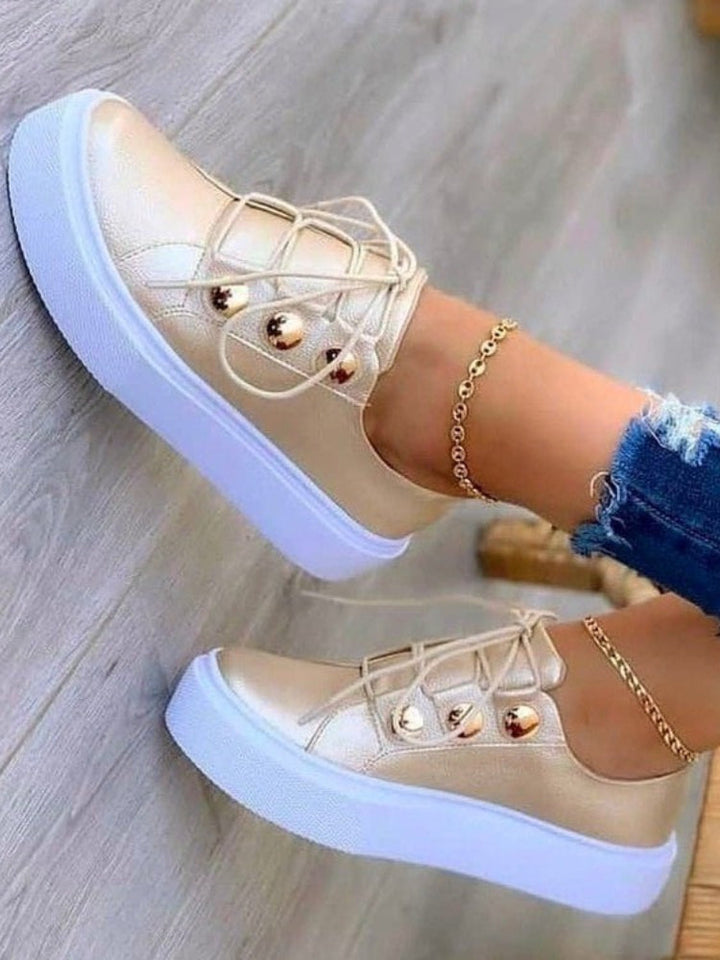 Stijlvolle KaatjesSneaks dames sneakers, trendy look, comfortabele pasvorm en schokdemping voor elke gelegenheid.