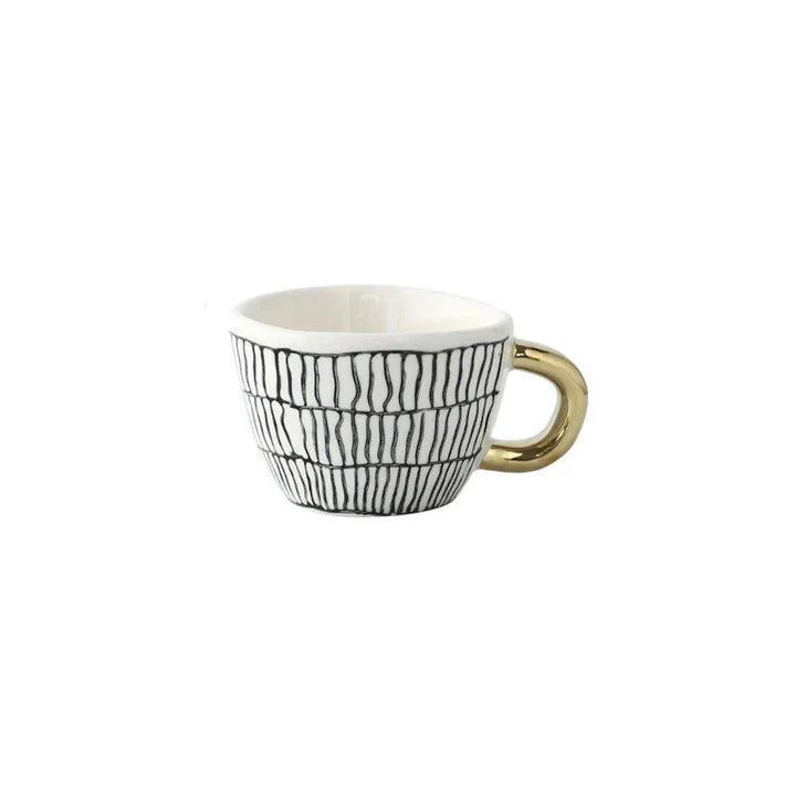 Functioneel keramisch drinkgerei: espresso kopje dat de warmte en het rijke aroma van je koffie perfect bewaart.