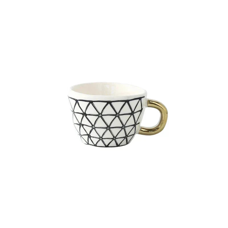 Robuust keramisch espresso kopje, duurzaam vervaardigd om de warmte van je koffie lang vast te houden en aroma te bewaren.