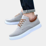 Grijs