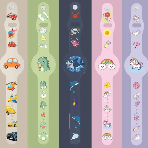 Slimme GPS tracking armband voor kinderen met dino design, verhoogt de veiligheid tijdens buitenspelen.