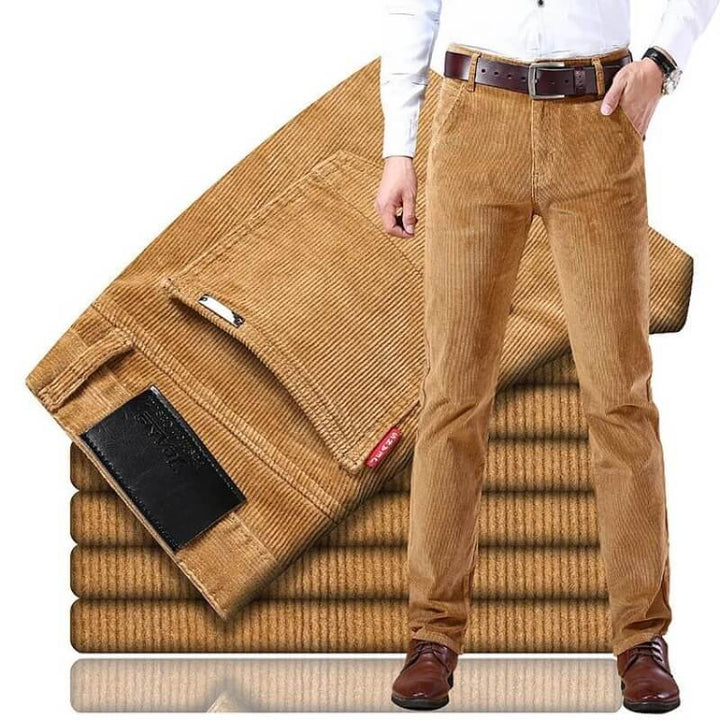 Klassieke heren corduroy broek, tijdloos en stijlvol voor herfst/winter. Rechte pasvorm voor optimaal comfort.