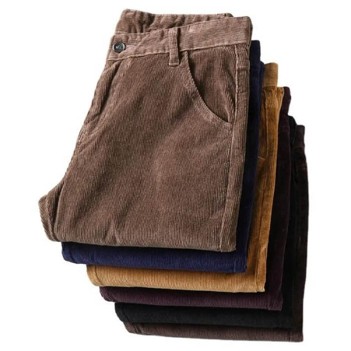 Elegante heren corduroy broek, combineert klassieke charme met modern draagcomfort.