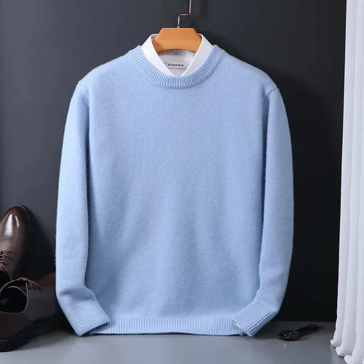 Klassieke kasjmier herentrui met ronde hals, zacht en warm voor herfst- en wintermode.