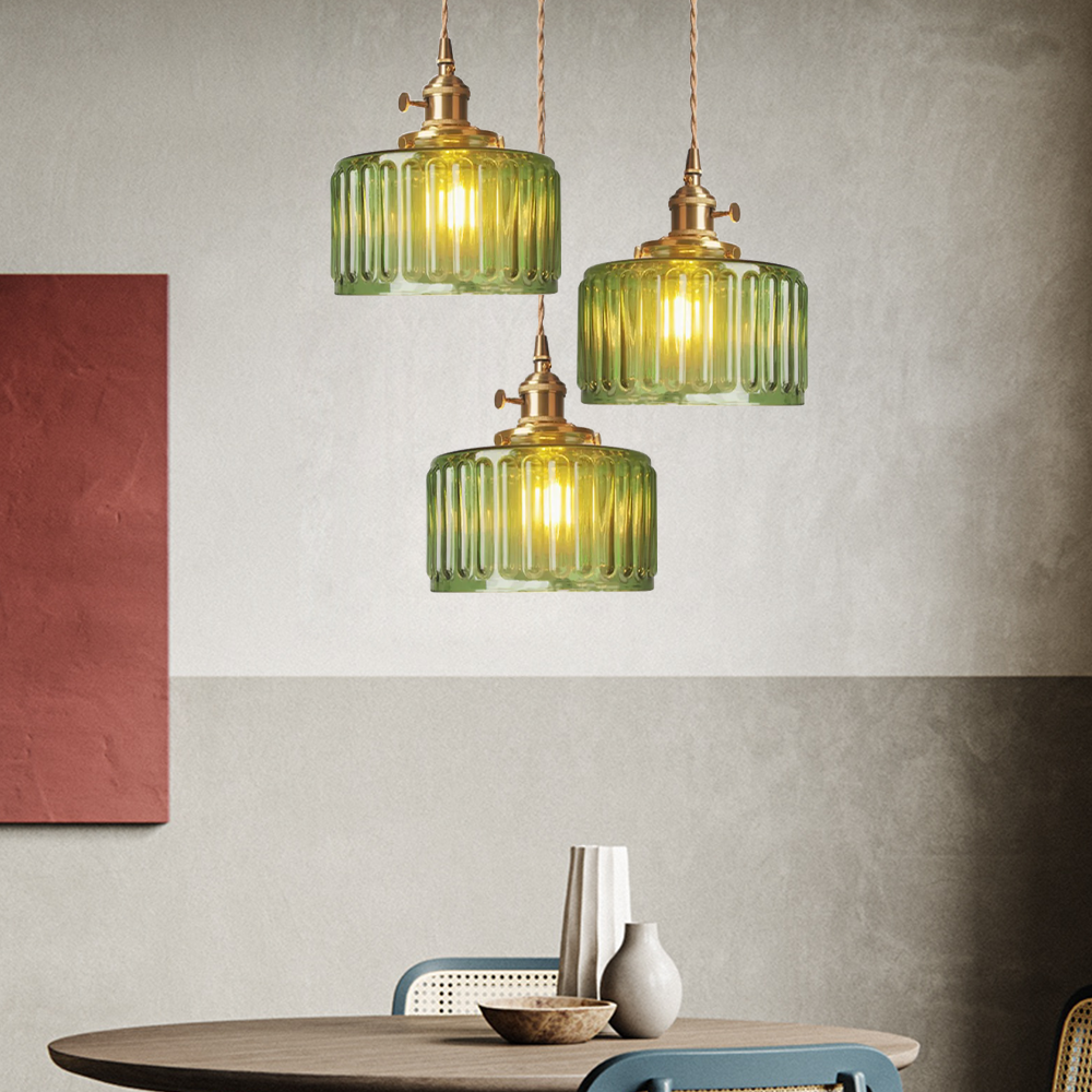 Verstelbare kroonluchter met glinsterende kristallen, ideale sfeerlamp voor eetkamer of hal.