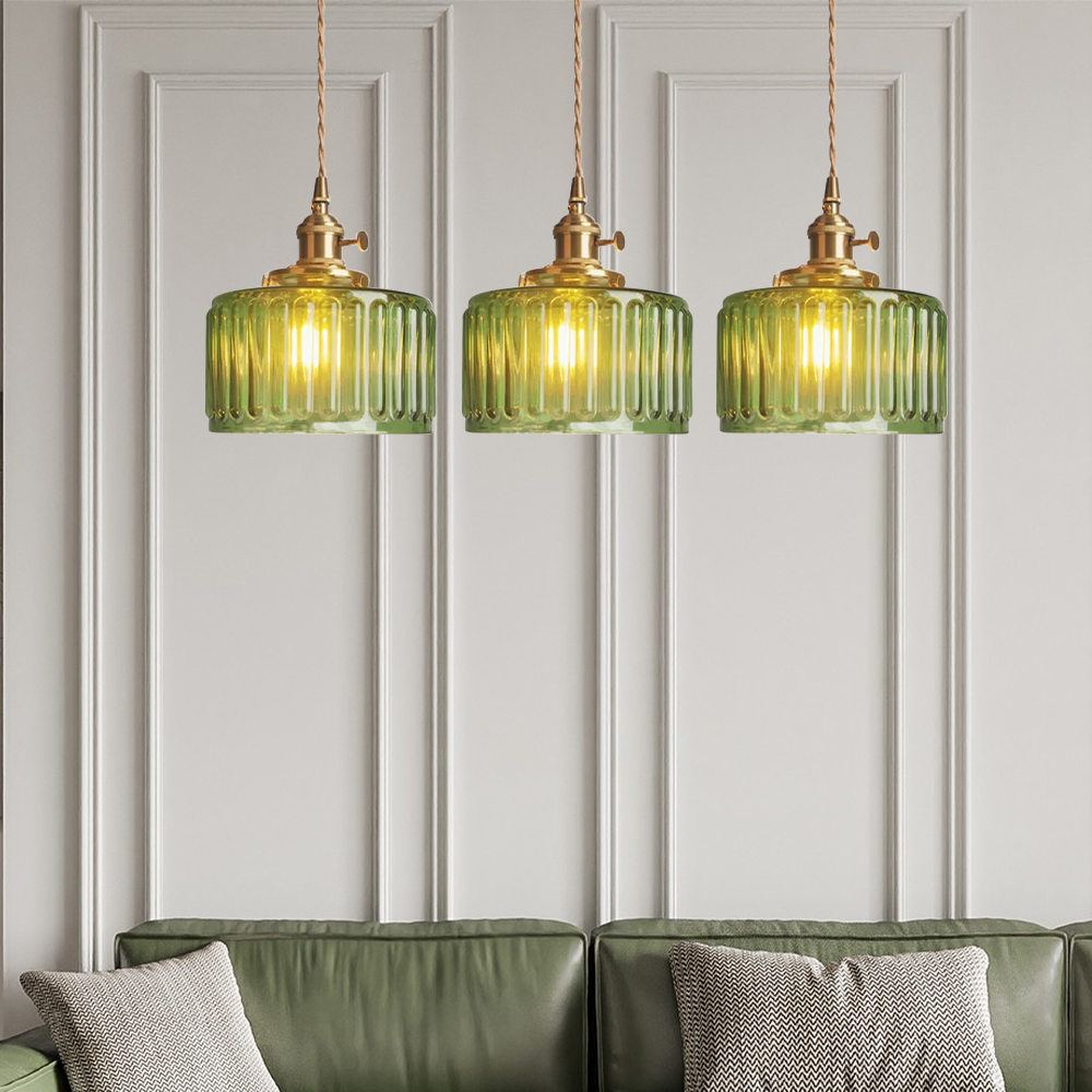 Luxe vintage verlichting met kristalglas, deze klassieke plafondlamp creëert een rijke ambiance.