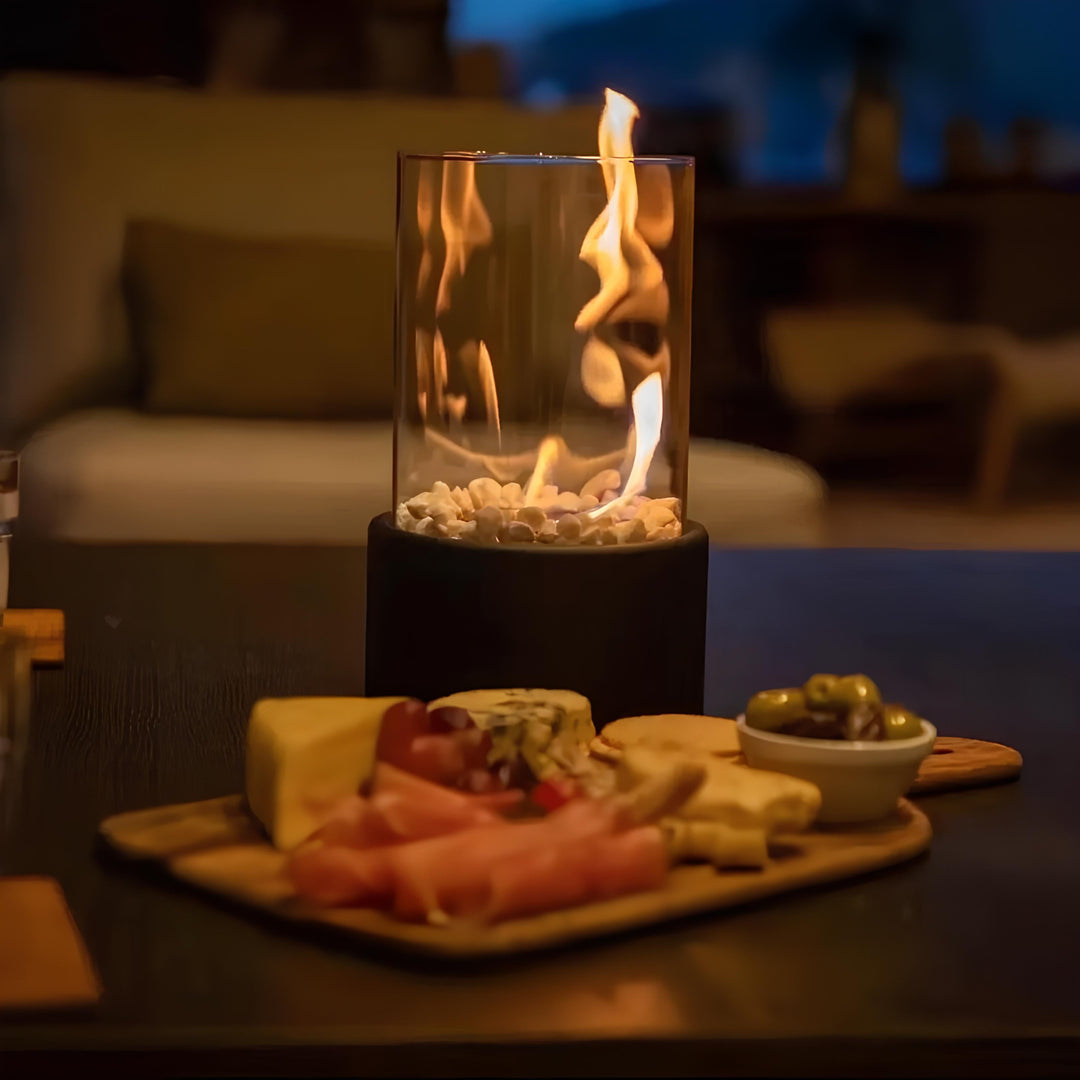 Klassieke olielamp met open vlam; traditionele verlichting voor een gezellige en romantische sfeer.