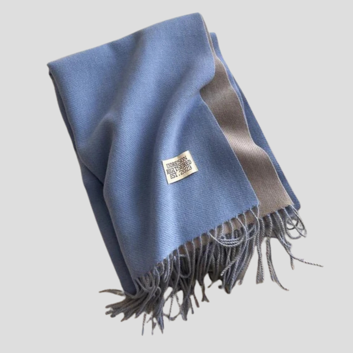 Luxueuze zachte wollen sjaal, warm en comfortabel, een must-have winteraccessoire. Klassiek design.