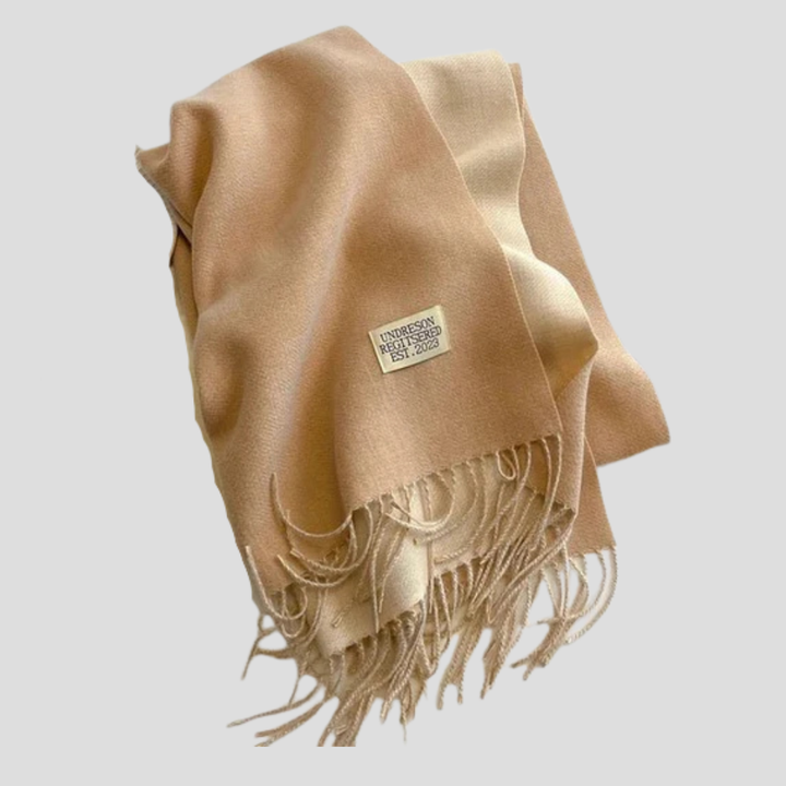 Veelzijdige klassieke wollen sjaal, warm en stijlvol voor diverse winterse outfits van dames & heren.