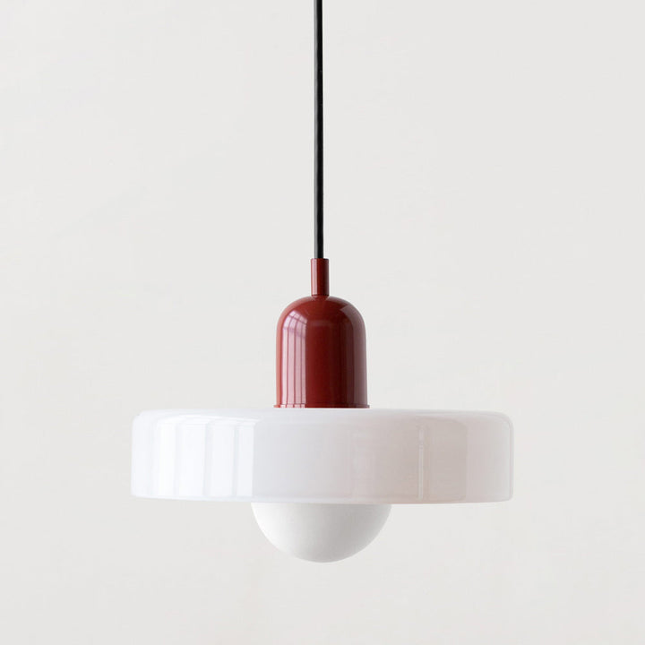 Kleurrijke Bauhaus hanglamp, glas design, perfect voor design liefhebbers in interieur.