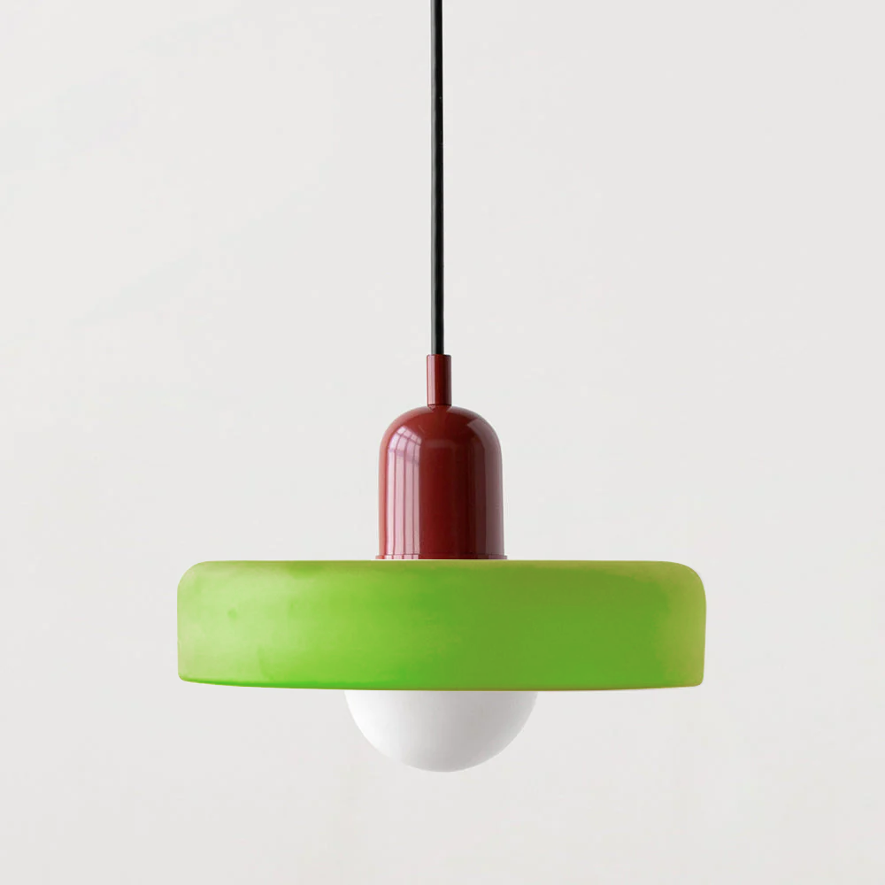 Moderne hanglamp, kleurrijk glas, Bauhaus stijl, sfeervolle verlichting, interieur upgrade.