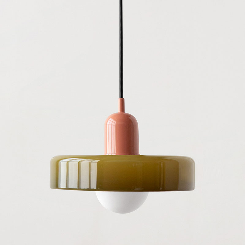 Gekleurde glazen hanglamp, Bauhaus design, perfecte sfeerverlichting voor modern interieur.