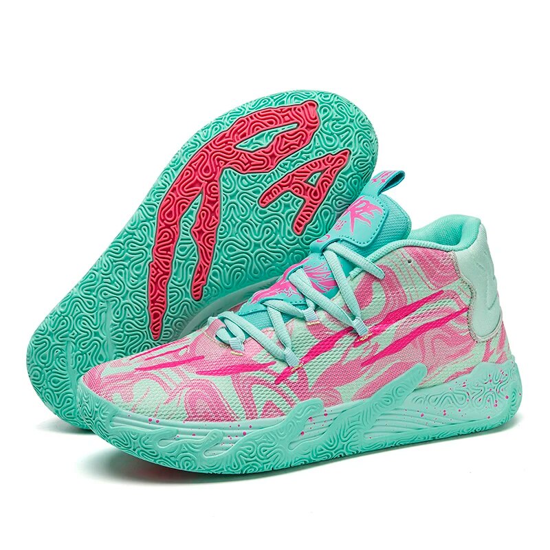 Zijkant van ademende Kobe heren basketbalschoenen, gericht op comfort en ondersteuning tijdens intensieve trainingen.