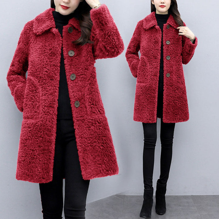 Bruine lange damesjas AlisonsJacket. Stijlvolle en comfortabele winterjas, perfect voor een elegante look.