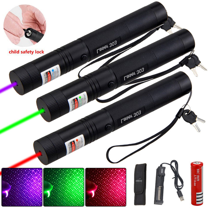 Blauwe oplaadbare laserpointer, langeafstand en verstelbare focus voor outdoor gebruik en navigatie.