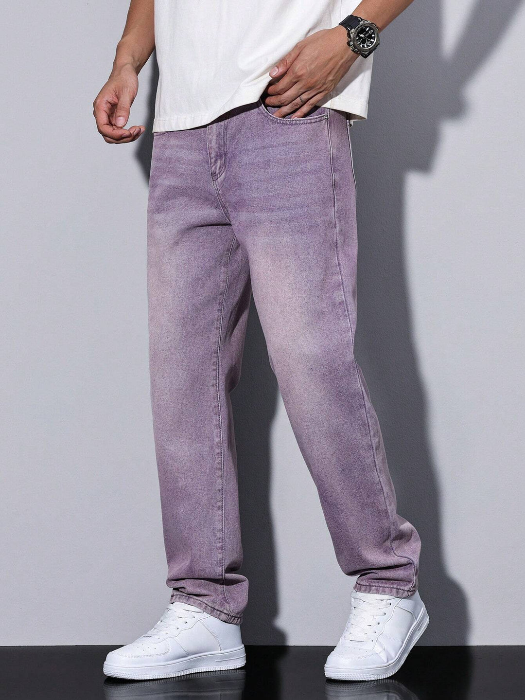 Comfortabele gewassen herenjeans, rechte pijpen, de ideale broek voor dagelijks gemak.