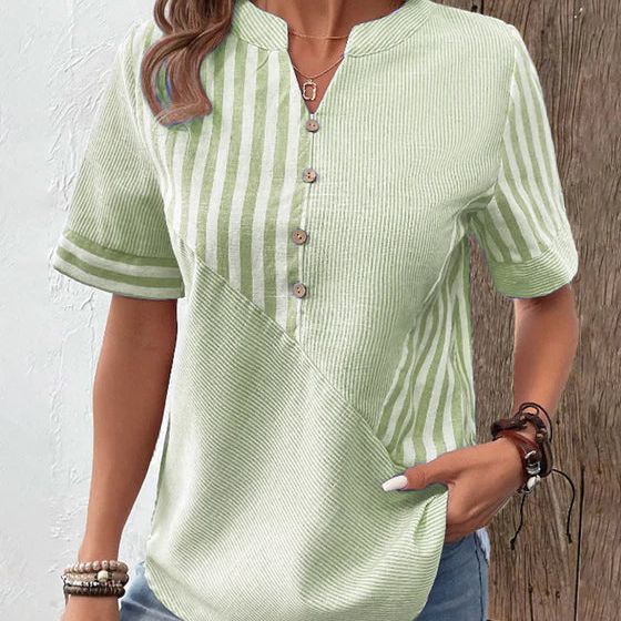 Stijlvolle vrouwenblouse met strepen, ideaal als comfortabele kantoorkleding