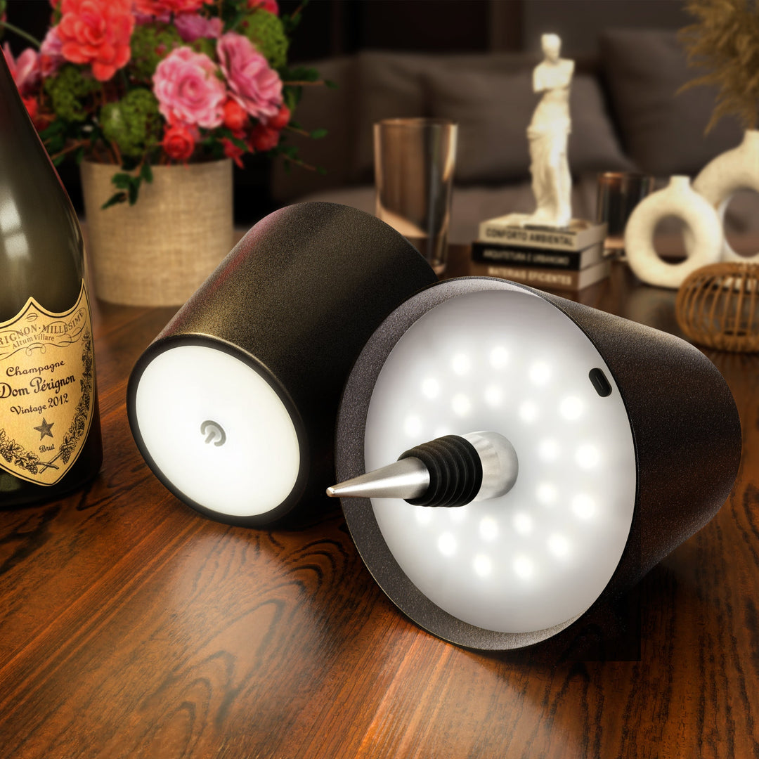 Decoratieve LED flessenlamp met lange batterijduur. Ideaal als oplaadbare sfeerverlichting op tafel.