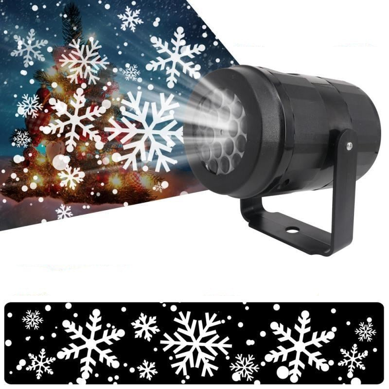 Sfeervolle sneeuwvlokken lichtshow geprojecteerd op een muur door de LED kerst buitenlamp, prachtige decoratie.
