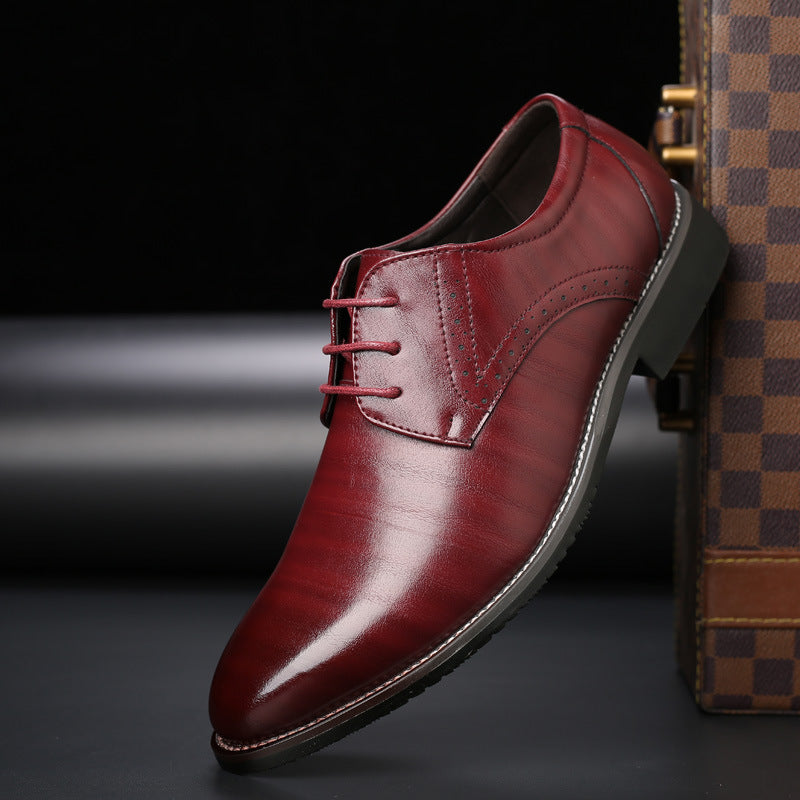 Casual look met de comfortabele Lennard brogue veterschoenen; veelzijdige herenschoenen voor dagelijks gebruik.