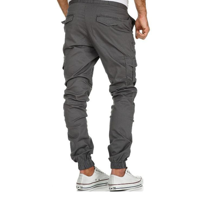 Zwarte herenkleding cargobroek met moderne pasvorm en extra opbergruimte