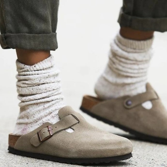 Slip-on Boston sandalen met ergonomische pasvorm, comfort voor lange zomerwandelingen. Platte zool.