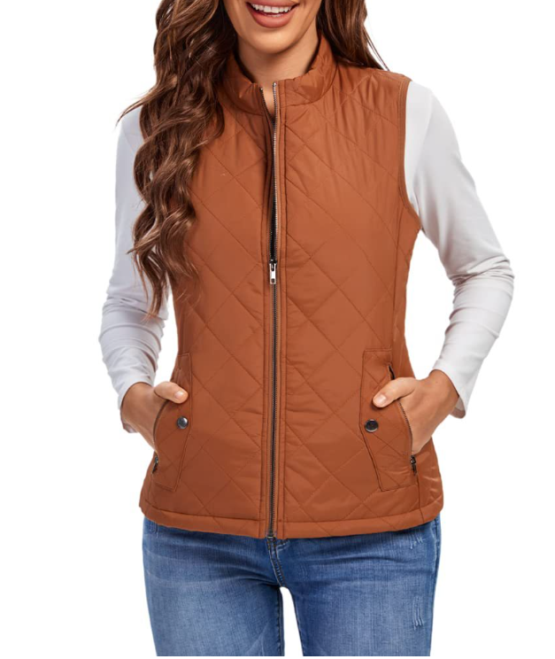 Achteraanzicht van de Lara dames bodywarmer, licht gewatteerd voor extra warmte en comfort. Overgangsjas.