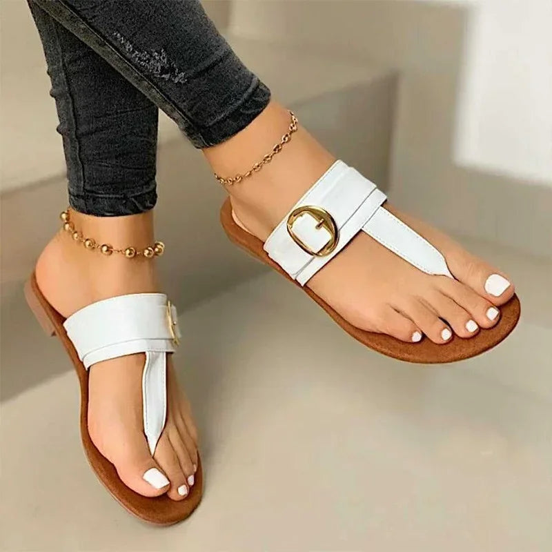 Gouden dames clip-toe sandalen, Nayela, stijlvol en lichtgewicht. Ideaal voor strand, vakantie en casual outfits.