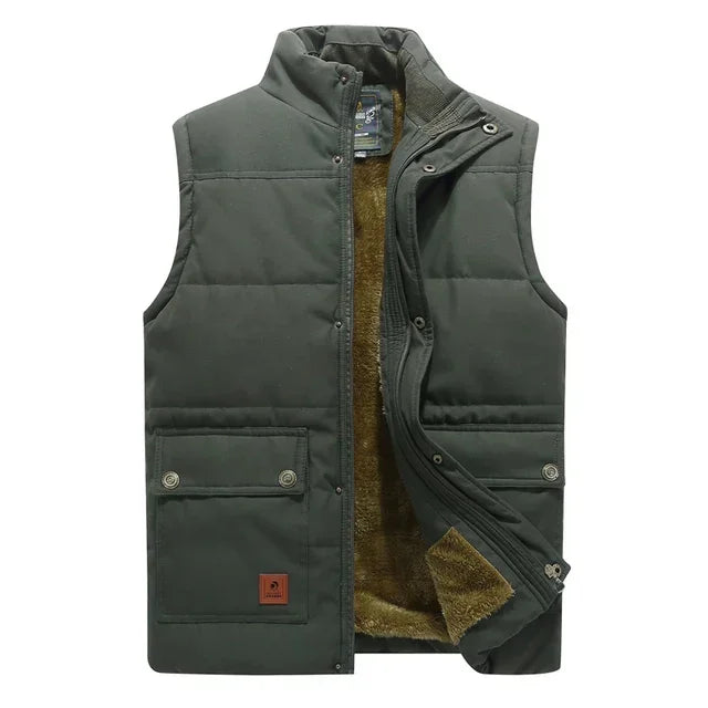 Moderne heren bodywarmer Noah met lichtgewicht vulling. Een stijlvol wintervest voor laagjes en warmte.