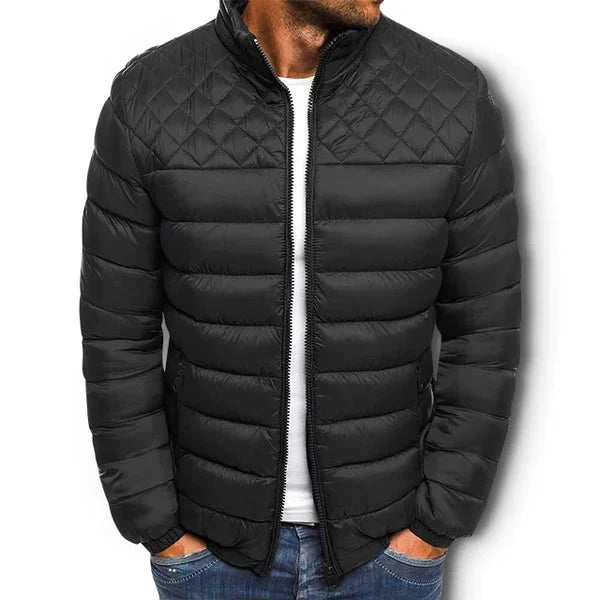 Lichtgewicht heren zomerjas Boaz, sportief en stijlvol, ideaal voor casual lente- en zomerdagen.