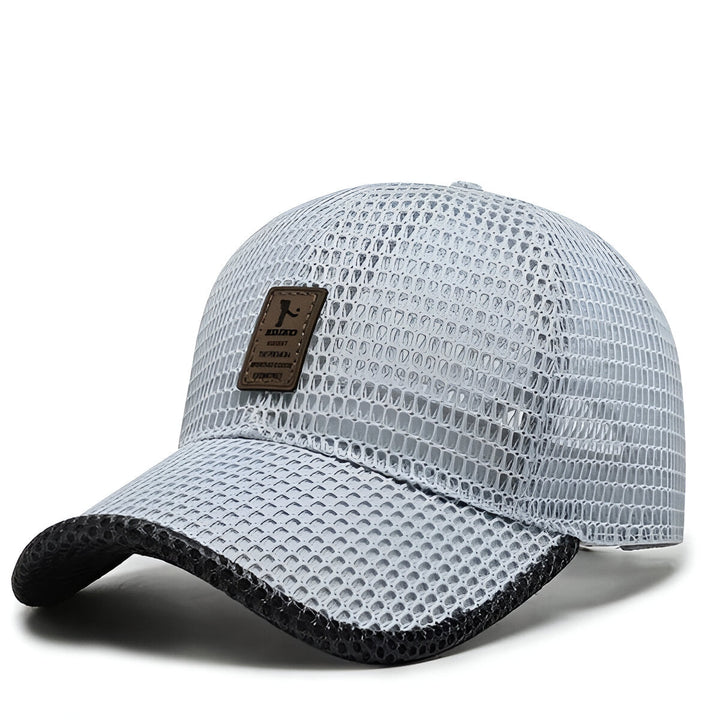 "Lichtgewicht mesh sport cap, verstelbaar, ademend en sneldrogend, ideaal voor actieve outdoor activiteiten."