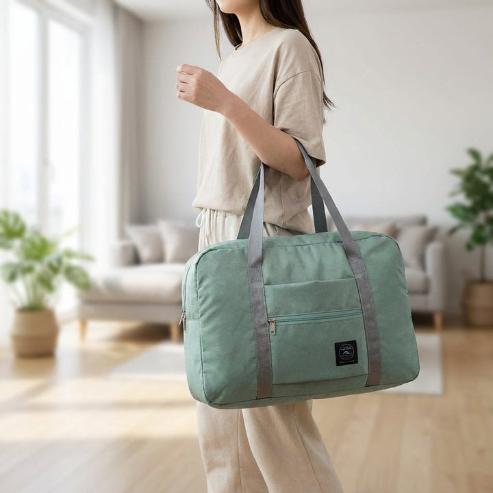 Lichtgewicht opvouwbare weekendtas FoldLite, ideaal als handbagage voor elke reis. Compact & waterdicht.
