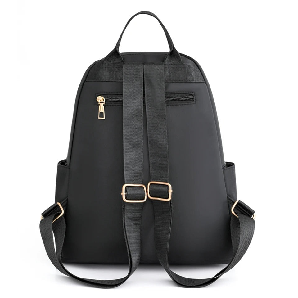 Comfortabele lichtgewicht nylon dames rugzak, waterdicht en perfect voor scholieren en reizigers.