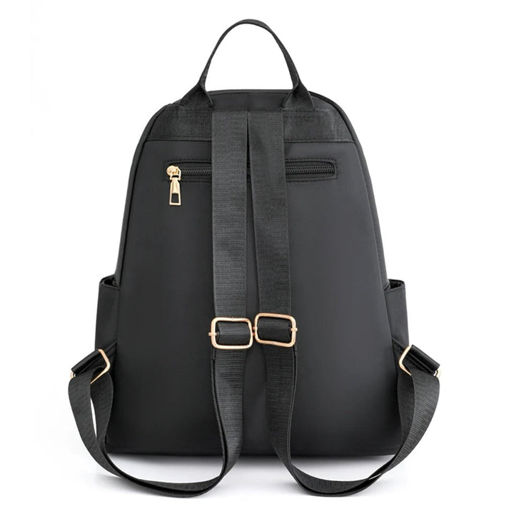 Comfortabele lichtgewicht nylon dames rugzak, waterdicht en perfect voor scholieren en reizigers.