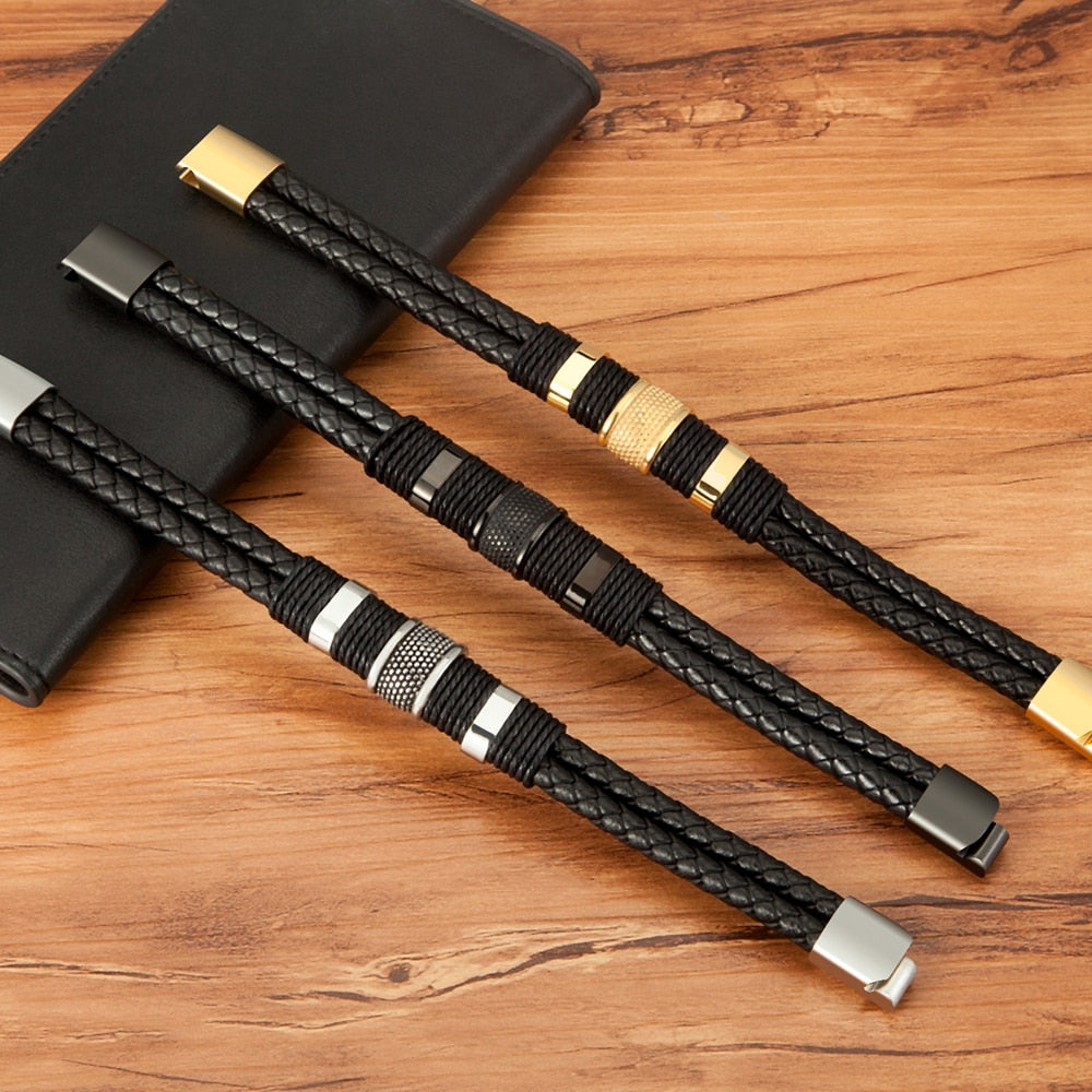 Minimalistische grijze gevlochten herenarmband, perfect voor dagelijks gebruik. Comfortabel en duurzaam.