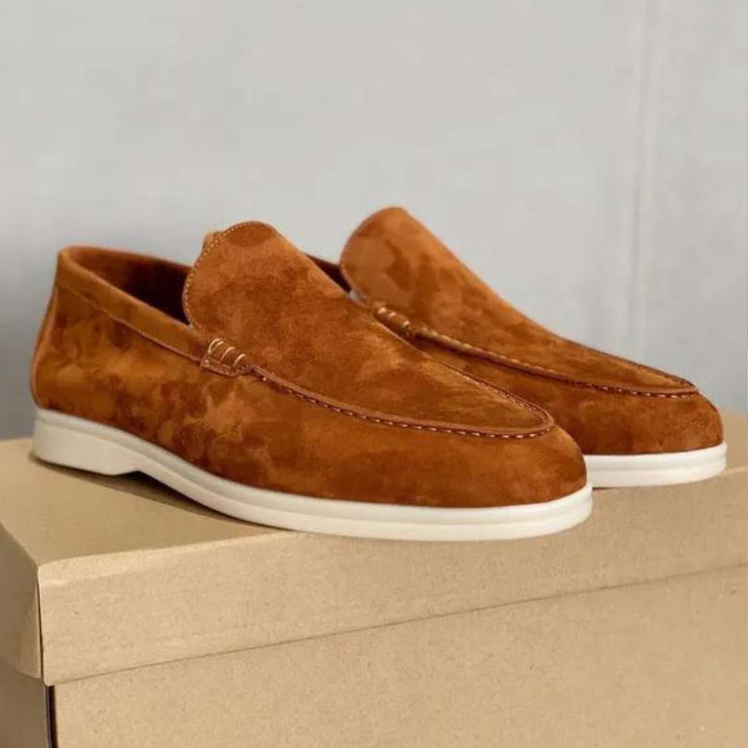 Bruine luxe heren loafers, stijlvolle slip-on schoenen voor comfortabele nette outfits. Ideaal voor heren.
