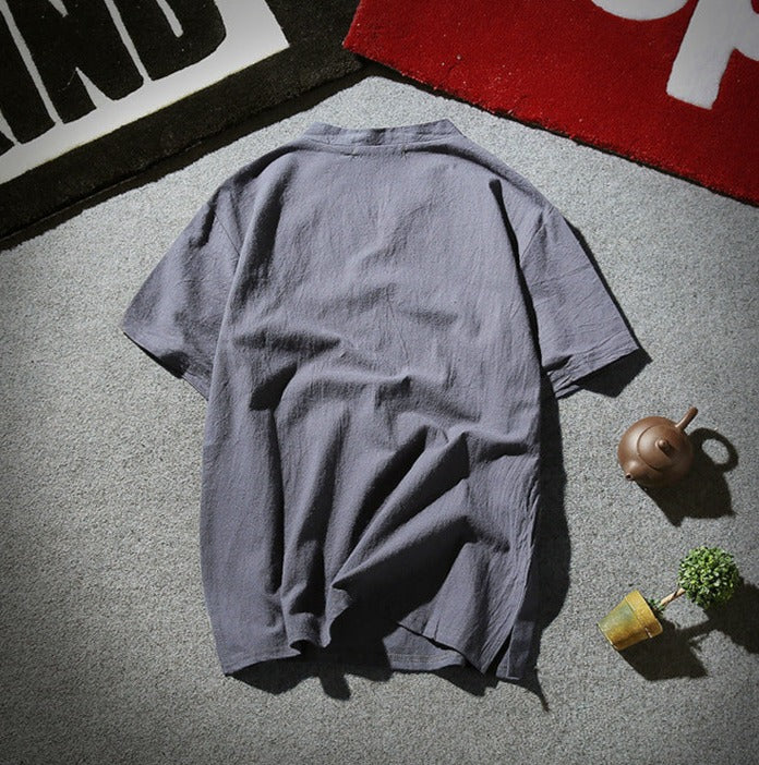 Essentieel heren t-shirt voor de zomer, comfortabel en stijlvol. Luchtige mannenmode voor warme weersomstandigheden.