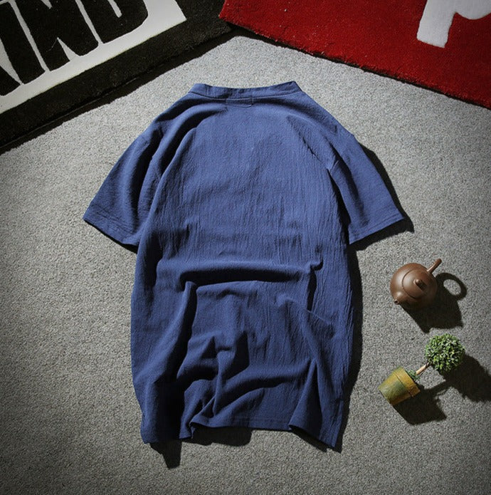 Comfortabel heren t-shirt, luchtig design voor de zomer. Essentiële bovenkleding voor mannen op warme dagen.