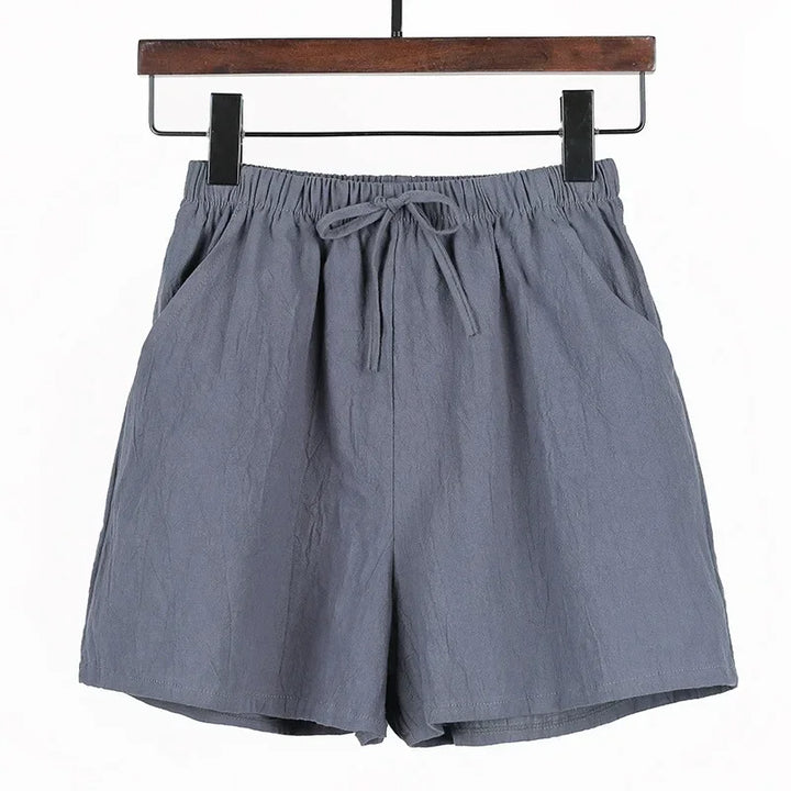 Dames zomershorts met hoge taille, luchtig en stijlvol. Perfect voor een ontspannen dag.
