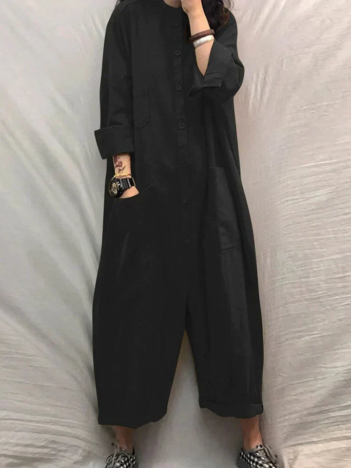 Modieuze Livia dames zomer jumpsuit met luchtige, ruime pasvorm en V-hals; comfortabel en chic voor elke gelegenheid.